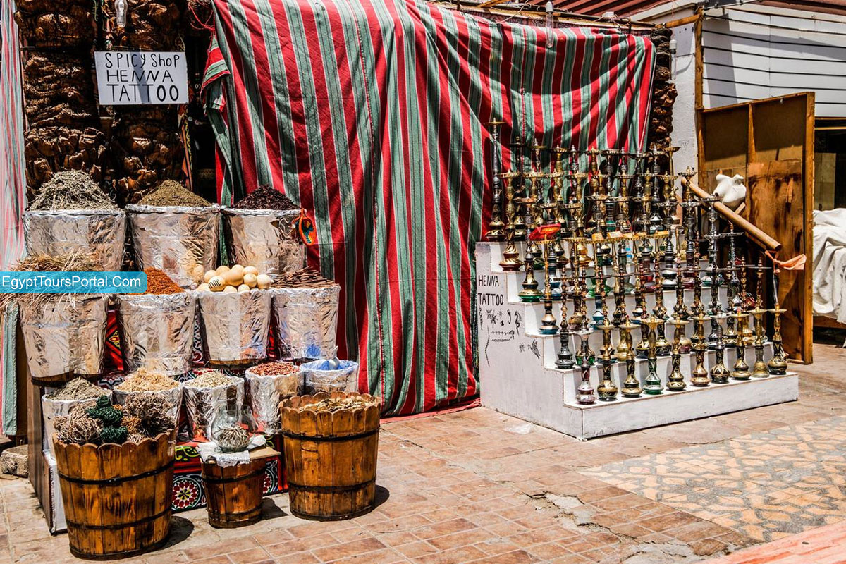 The Best Shopping Spots in Egypt: From Bazaars to Malls - Traditional Bazaars