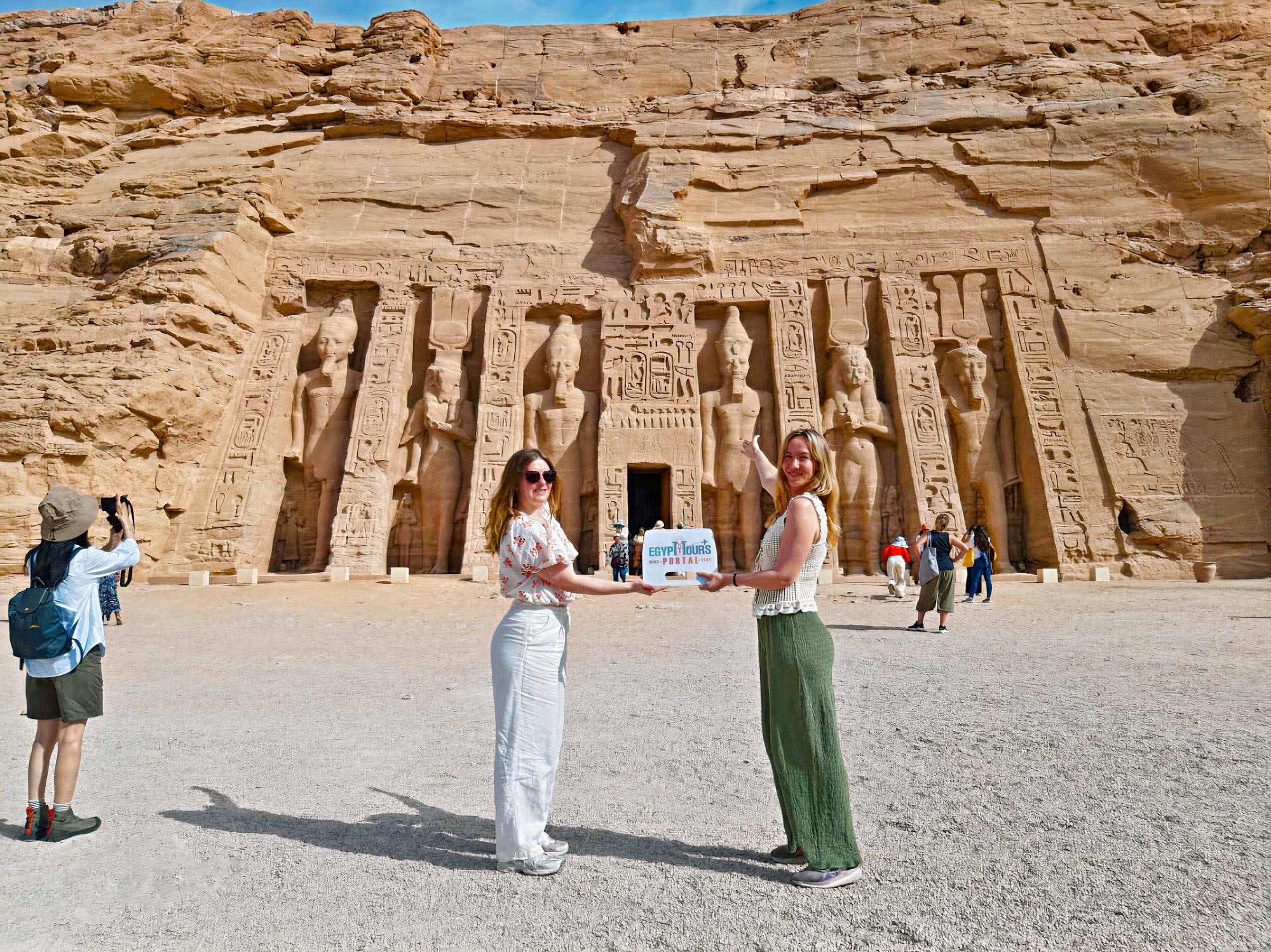 Egyptian Delights: 10 Unforgettable Day Tours Tailored for Australian Travelers - Experiencing Local Cuisine and Markets